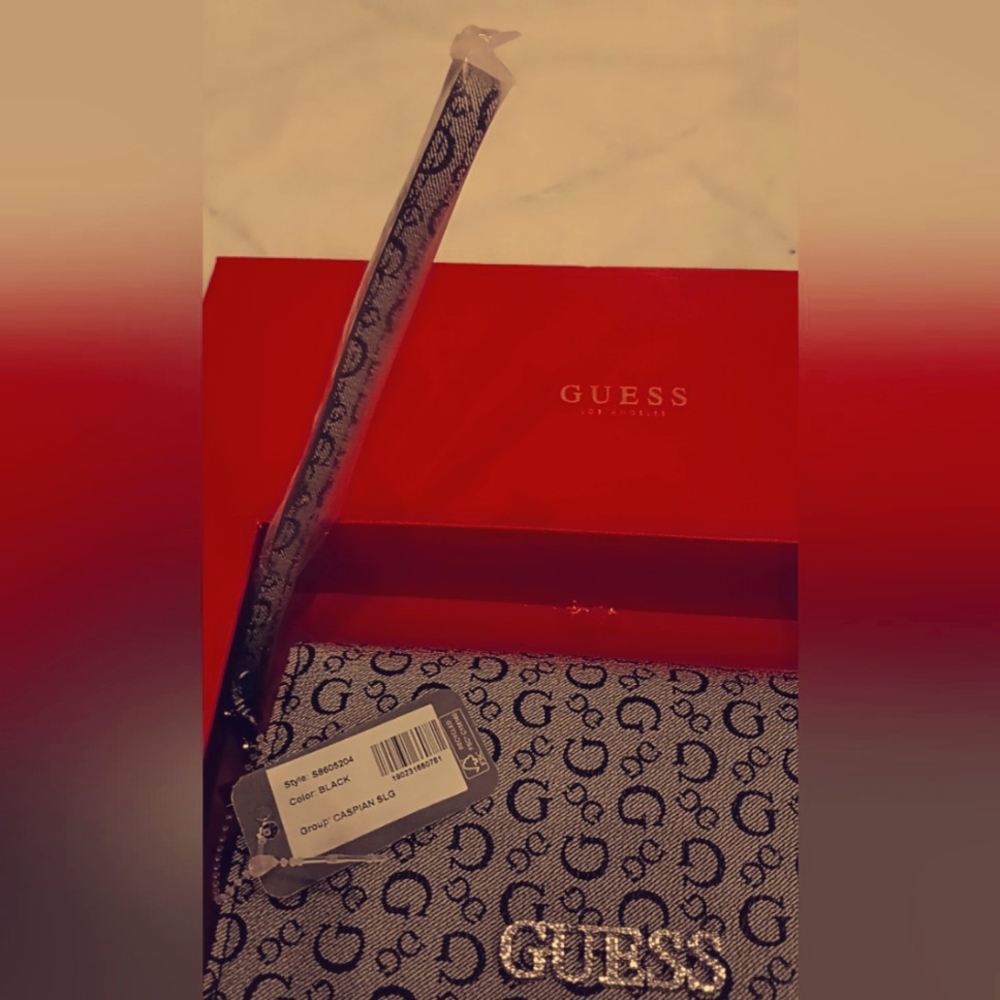 NWT Guess Set🛍 - Picture 4 of 7